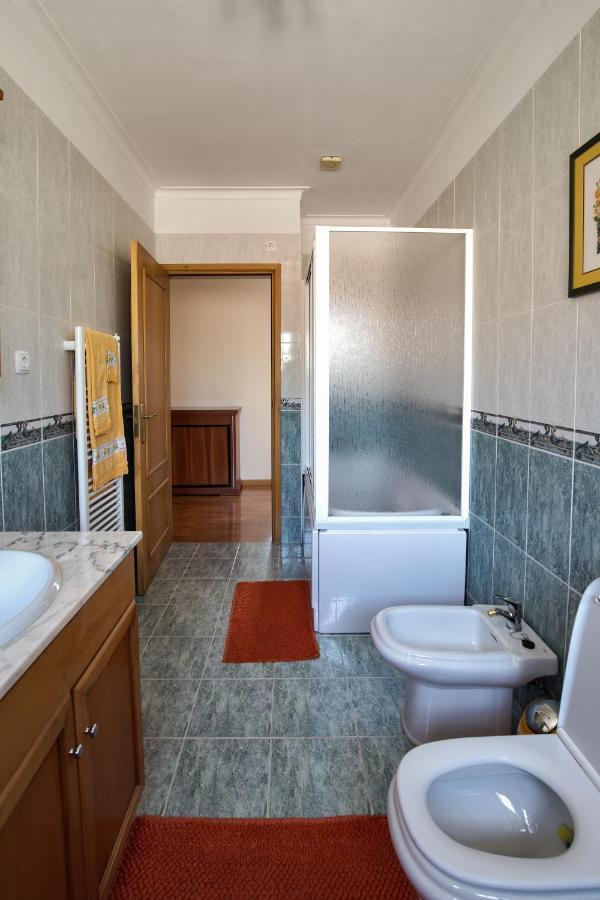 Quarto Em Виана до Кастело Екстериор снимка