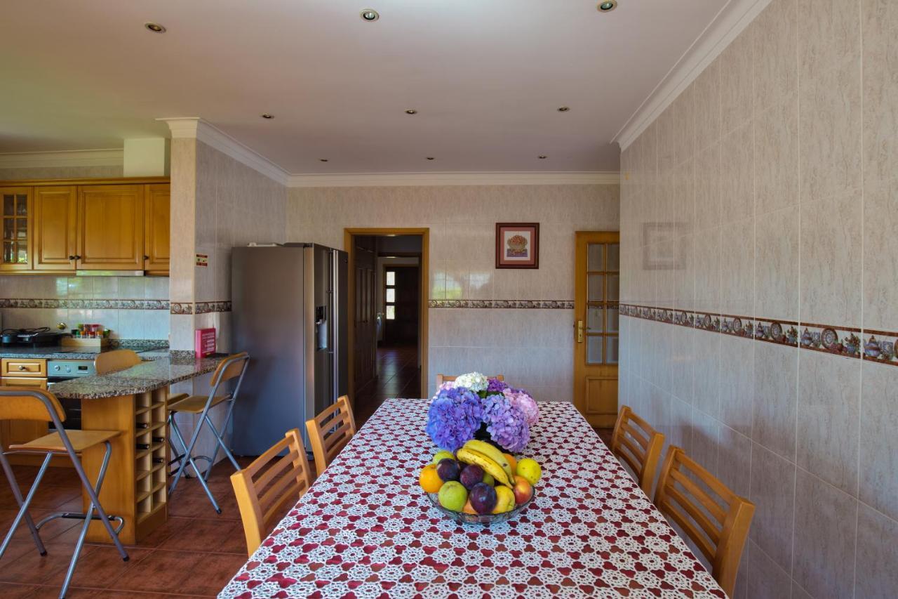 Quarto Em Виана до Кастело Екстериор снимка