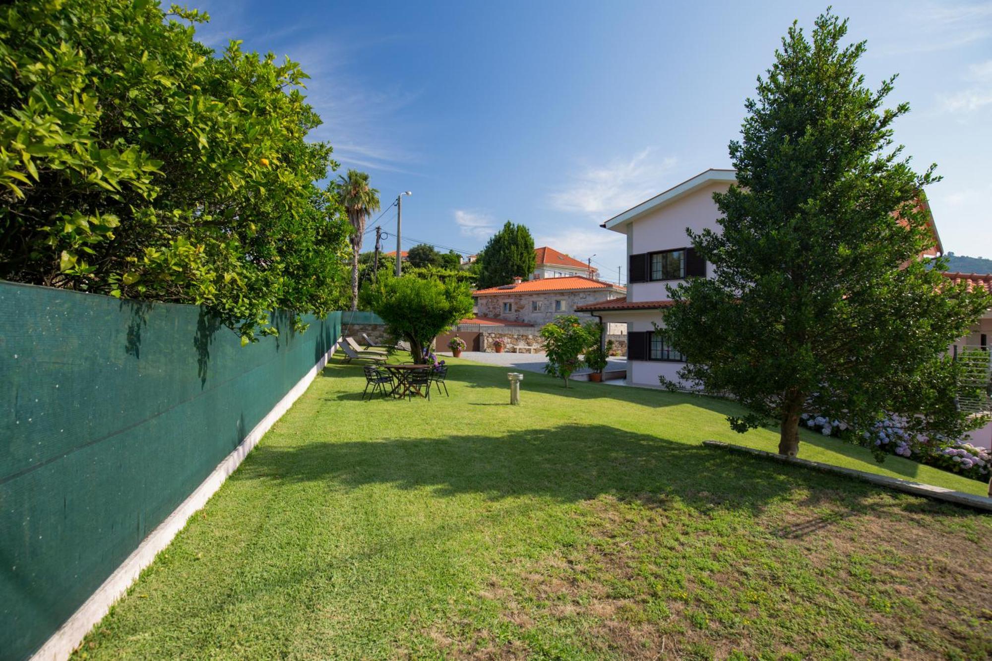 Quarto Em Виана до Кастело Екстериор снимка